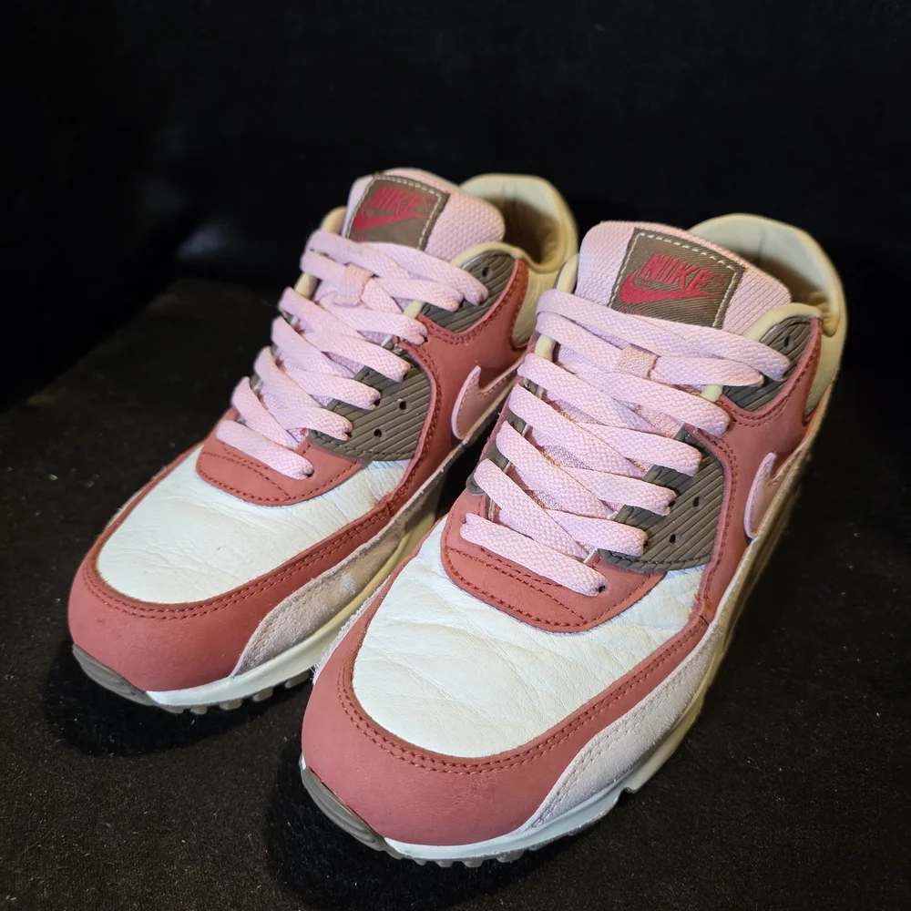Nike Air Max Women's Sneakers - Pink/White